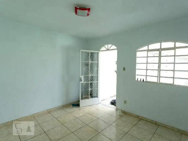 Casa / Sobrado para Locação em Belo Horizonte/MG Santa Efigênia 3 Quartos