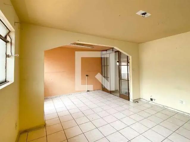 Casa / Sobrado para Locação em Belo Horizonte/MG Santa Efigênia 3 Quartos