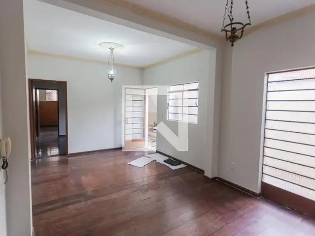 Casa / Sobrado para Locação em Belo Horizonte/MG Santa Efigênia 3 Quartos