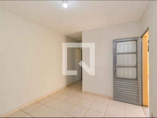 Casa / Sobrado para Locação em Belo Horizonte/MG Santa Inês 2 Quartos