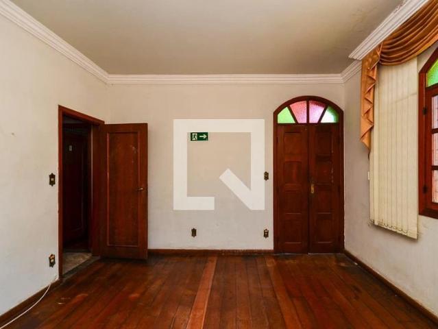 Casa / Sobrado para Locação em Belo Horizonte/MG Santa Inês 4 Quartos
