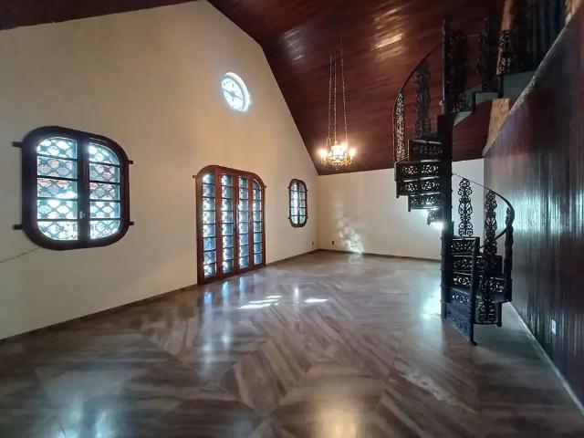 Casa / Sobrado para Locação em Belo Horizonte/MG Santa Inês 5 Quartos