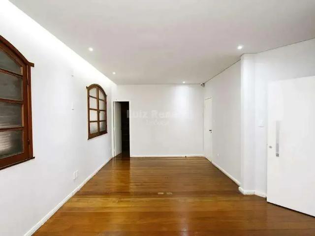 Casa / Sobrado para Locação em Belo Horizonte/MG Santa Lúcia 4 Quartos