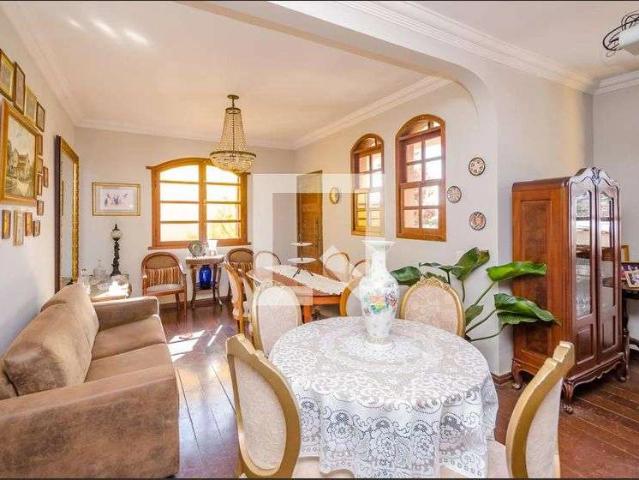 Casa / Sobrado para Locação em Belo Horizonte/MG Santa Lúcia 4 Quartos