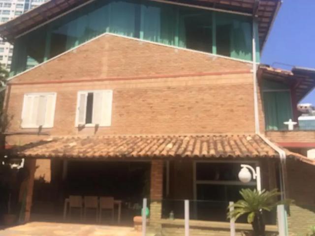 Casa / Sobrado para Locação em Belo Horizonte/MG Santa Lúcia 5 Quartos