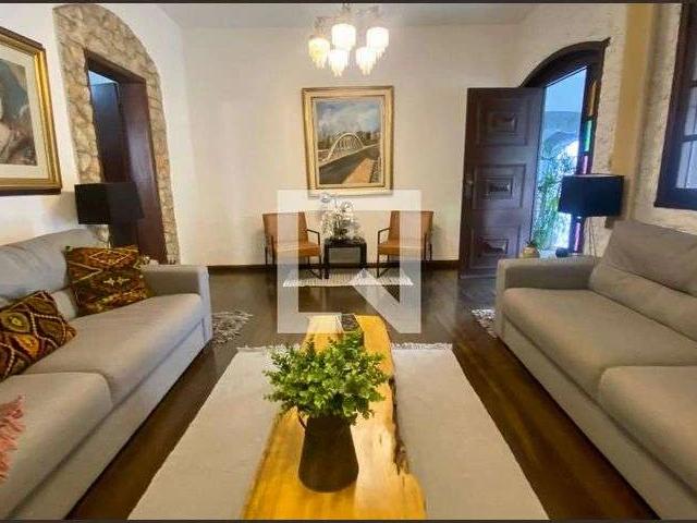 Casa / Sobrado para Locação em Belo Horizonte/MG Santa Lúcia 7 Quartos