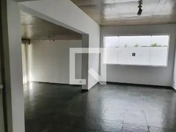 Casa / Sobrado para Locação em Belo Horizonte/MG Santa Lúcia 3 Quartos