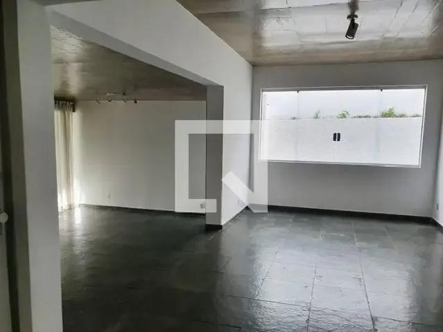 Casa / Sobrado para Locação em Belo Horizonte/MG Santa Lúcia 3 Quartos