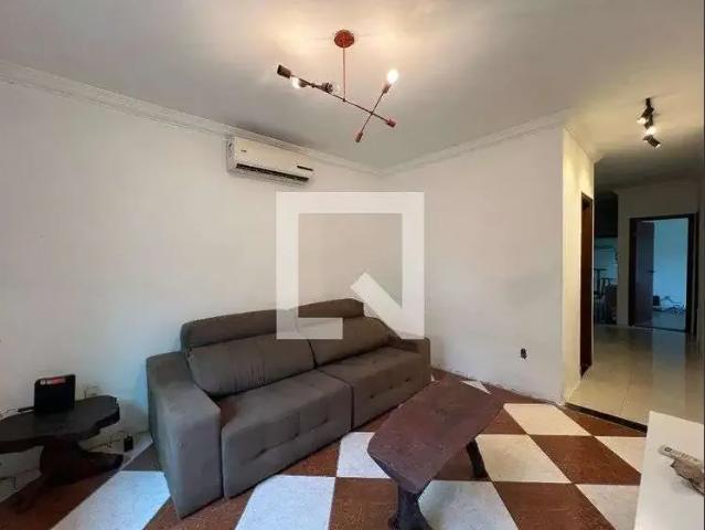 Casa / Sobrado para Locação em Belo Horizonte/MG Santa Mônica 3 Quartos