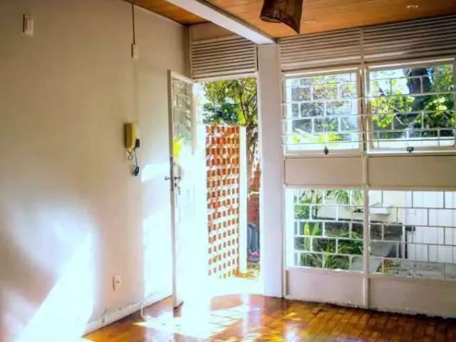 Casa / Sobrado para Locação em Belo Horizonte/MG Santo Antônio 2 Quartos