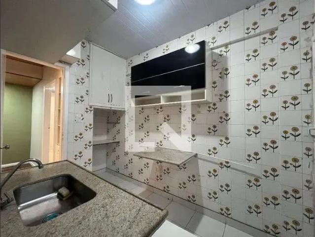 Casa / Sobrado para Locação em Belo Horizonte/MG Santo Antônio 2 Quartos