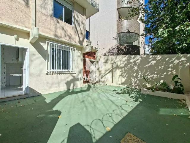 Casa / Sobrado para Locação em Belo Horizonte/MG Santo Antônio 2 Quartos