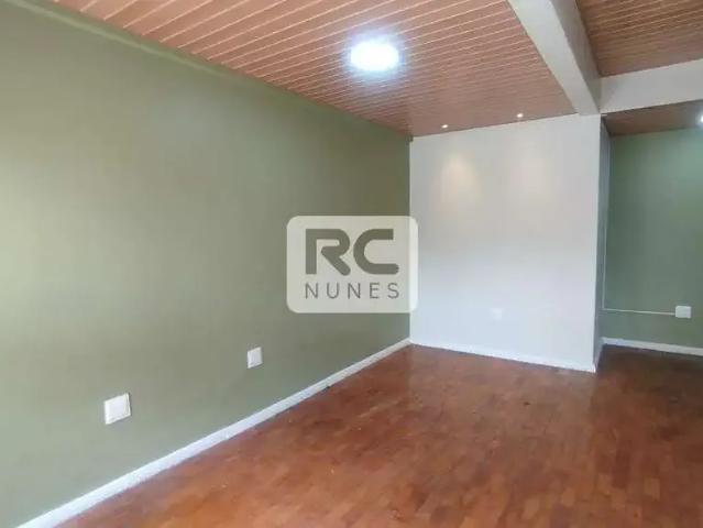 Casa / Sobrado para Locação em Belo Horizonte/MG Santo Antônio 2 Quartos