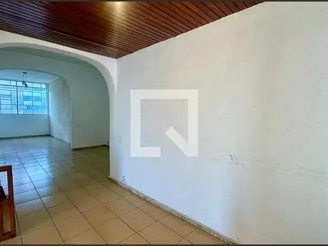 Casa / Sobrado para Locação em Belo Horizonte/MG Serra 3 Quartos
