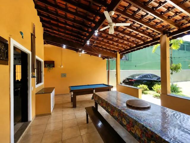 Casa / Sobrado para Locação em Bertioga/SP Indaia 3 Quartos