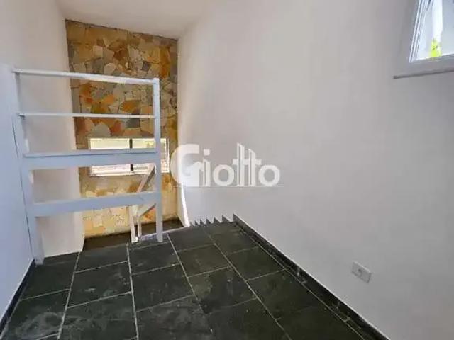 Casa / Sobrado para Locação em Bertioga/SP Indaia 3 Quartos