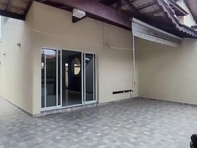 Casa / Sobrado para Locação em Bertioga/SP Indaia 2 Quartos