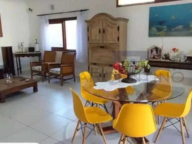 Casa / Sobrado para Locação em Bertioga/SP Jardim Albatroz 3 Quartos