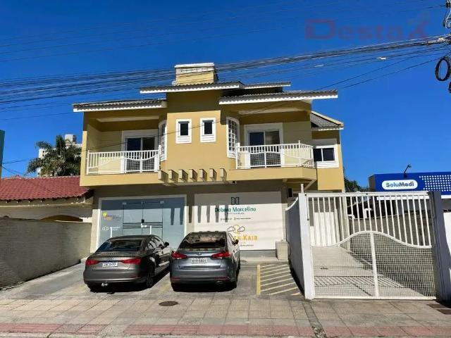 Casa / Sobrado para Locação em Biguaçu/SC Centro 4 Quartos
