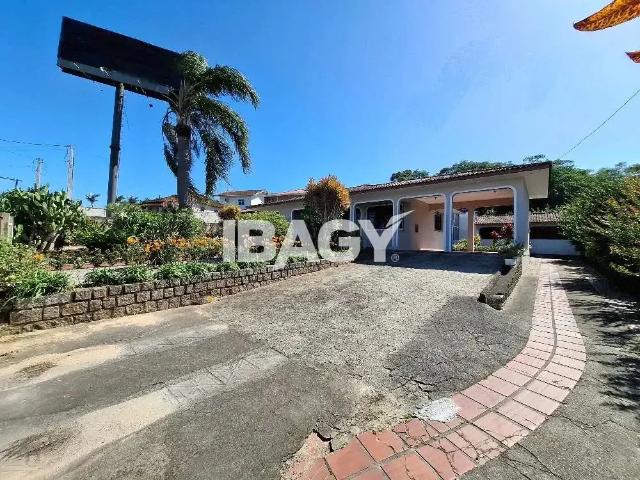 Casa / Sobrado para Locação em Biguaçu/SC Jardim Janaina 3 Quartos