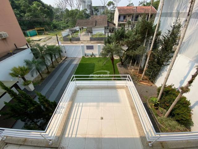 Casa / Sobrado para Locação em Blumenau/SC Velha 4 Quartos