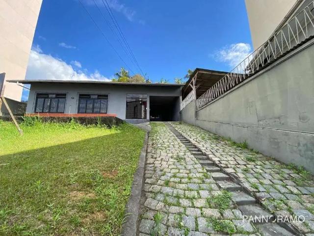 Casa / Sobrado para Locação em Blumenau/SC Velha 3 Quartos