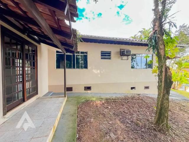 Casa / Sobrado para Locação em Blumenau/SC Velha 3 Quartos