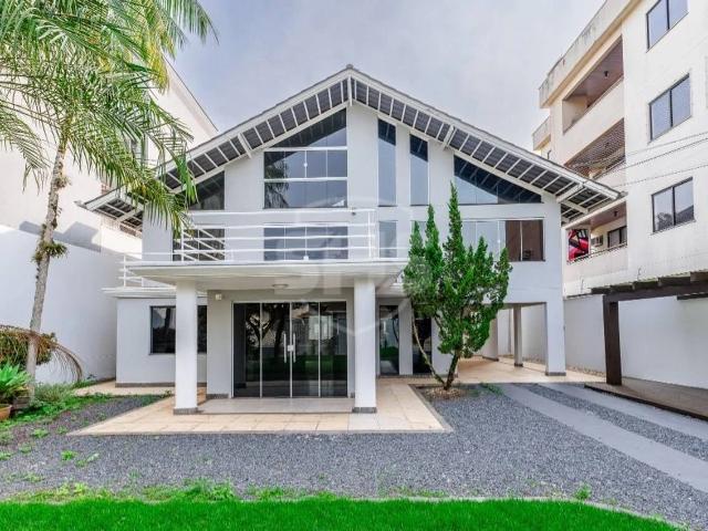 Casa / Sobrado para Locação em Blumenau/SC Velha 3 Quartos