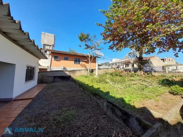 Casa / Sobrado para Locação em Blumenau/SC Velha Central 3 Quartos