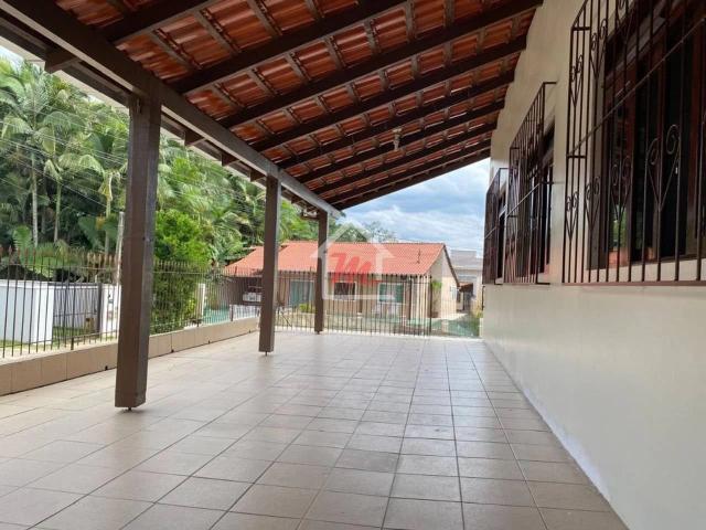 Casa / Sobrado para Locação em Blumenau/SC Velha Central 4 Quartos