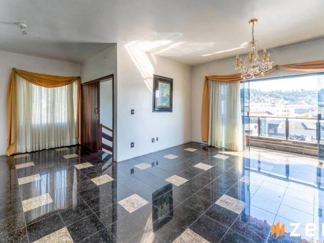 Casa / Sobrado para Locação em Blumenau/SC Victor Konder 4 Quartos