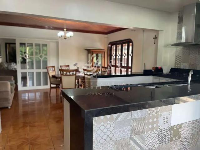 Casa / Sobrado para Locação em Blumenau/SC Vila Nova 4 Quartos