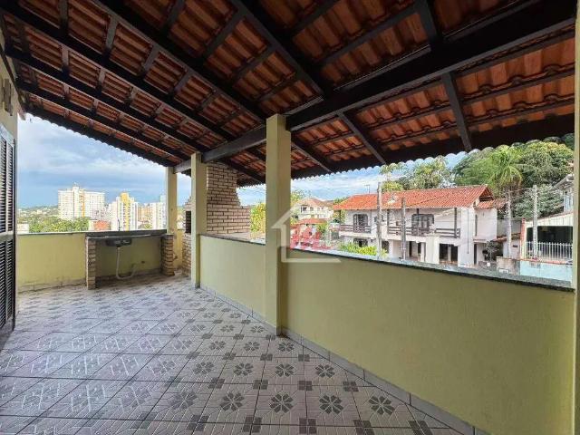 Casa / Sobrado para Locação em Blumenau/SC Asilo 3 Quartos