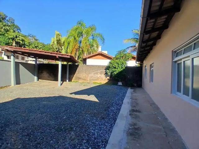 Casa / Sobrado para Locação em Blumenau/SC Do Salto 2 Quartos
