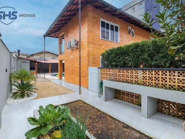 Casa / Sobrado para Locação em Blumenau/SC Garcia 4 Quartos