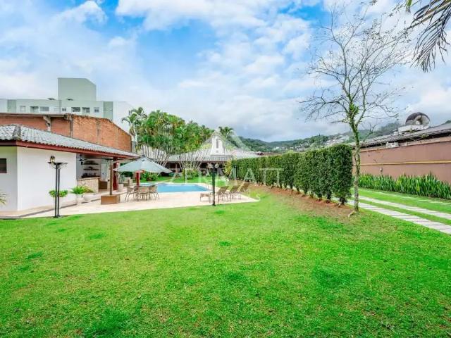 Casa / Sobrado para Locação em Blumenau/SC Garcia 5 Quartos