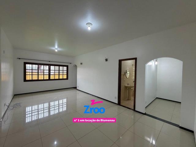 Casa / Sobrado para Locação em Blumenau/SC Itoupava Norte 4 Quartos