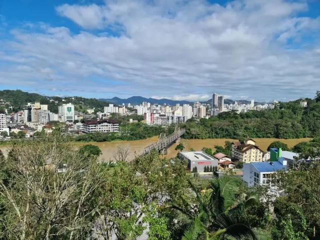 Casa / Sobrado para Locação em Blumenau/SC Ponta Aguda 5 Quartos