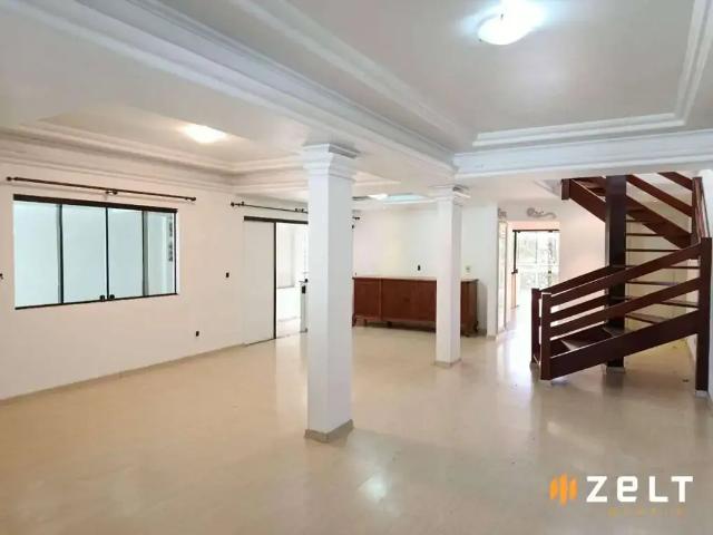 Casa / Sobrado para Locação em Blumenau/SC Ponta Aguda 5 Quartos