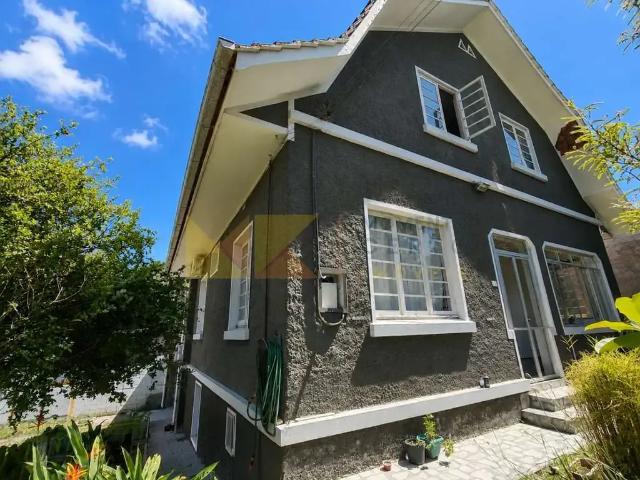 Casa / Sobrado para Locação em Blumenau/SC Salto Weissbach 4 Quartos