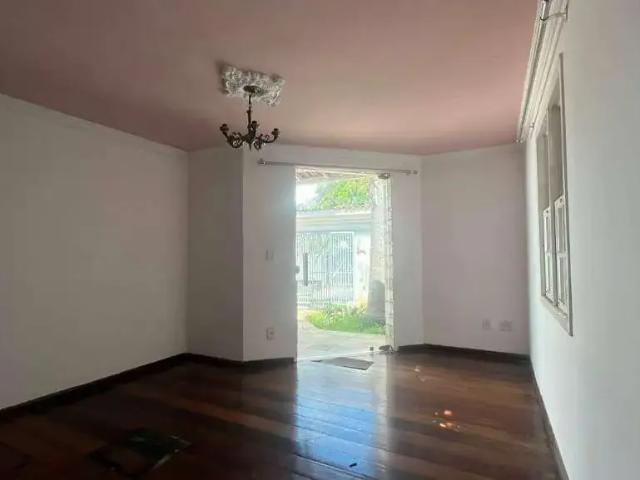 Casa / Sobrado para Locação em Brumadinho/MG Centro 4 Quartos