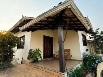 Casa / Sobrado para Locação em Brumadinho/MG Centro 4 Quartos