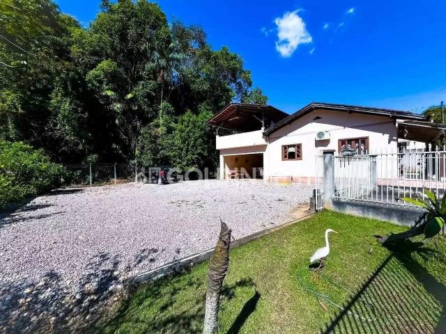 Casa / Sobrado para Locação em Brusque/SC Azambuja 2 Quartos
