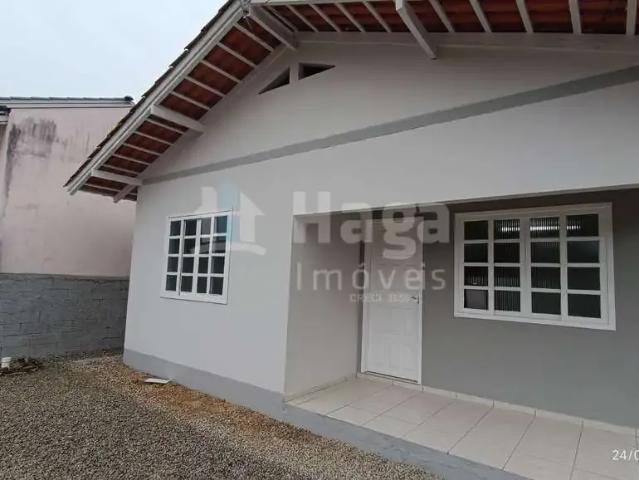 Casa / Sobrado para Locação em Brusque/SC Cedrinho 2 Quartos