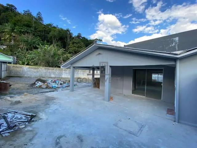 Casa / Sobrado para Locação em Brusque/SC Primeiro de Maio 5 Quartos
