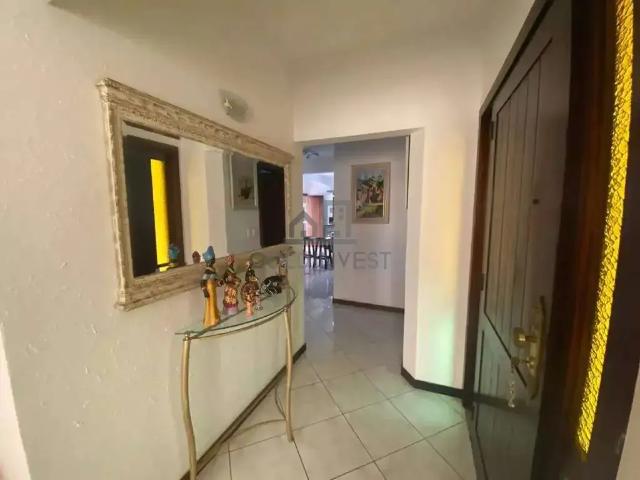 Casa / Sobrado para Locação em Brusque/SC São Luiz 6 Quartos