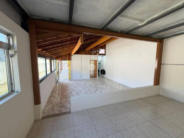 Casa / Sobrado para Locação em Bragança Paulista/SP Água Comprida 2 Quartos