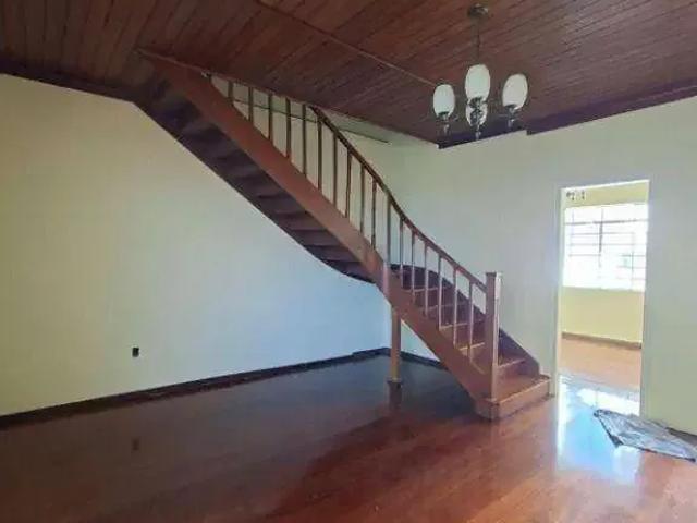 Casa / Sobrado para Locação em Bragança Paulista/SP Centro 4 Quartos
