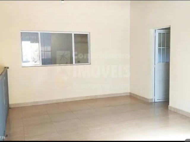 Casa / Sobrado para Locação em Bragança Paulista/SP Guaripocaba 2 Quartos