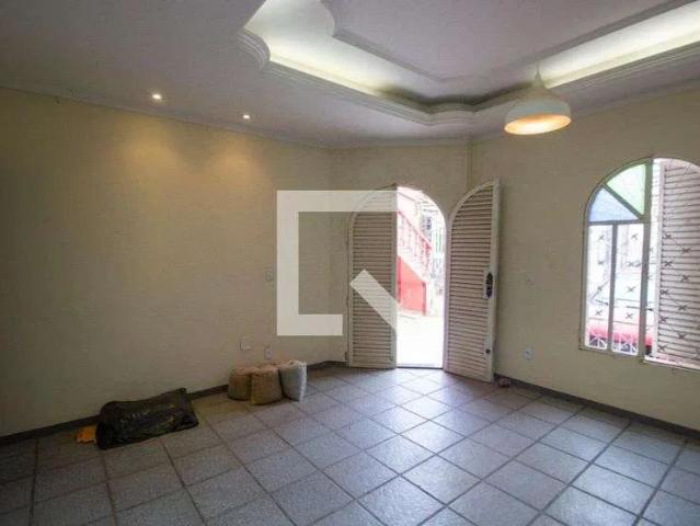 Casa / Sobrado para Locação em Brasília/DF Taguatinga 3 Quartos